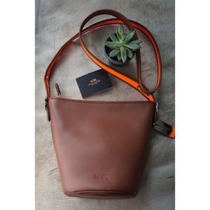 COACH Leather Crossbody bag, bucket bag  / Purse